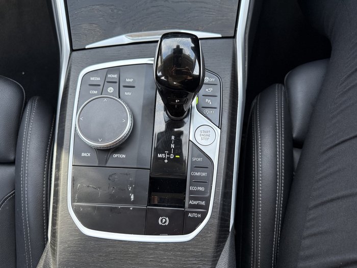 2019 BMW 3 Series 330i Luxury Line