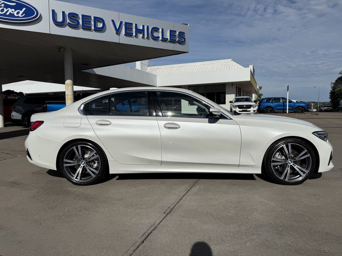 2019 BMW 3 Series 330i Luxury Line