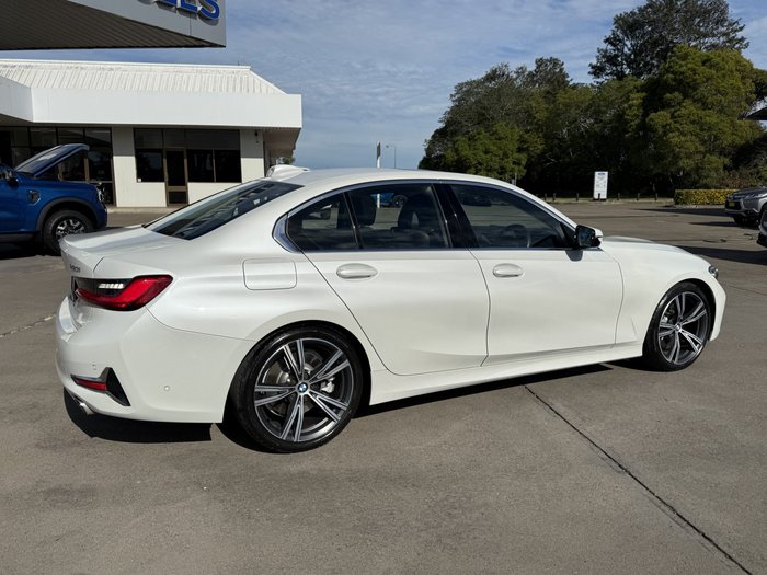 2019 BMW 3 Series 330i Luxury Line