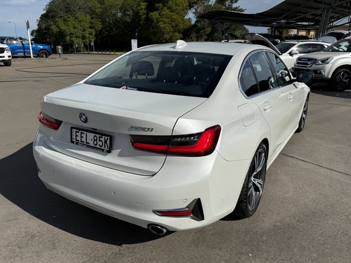 2019 BMW 3 Series 330i Luxury Line