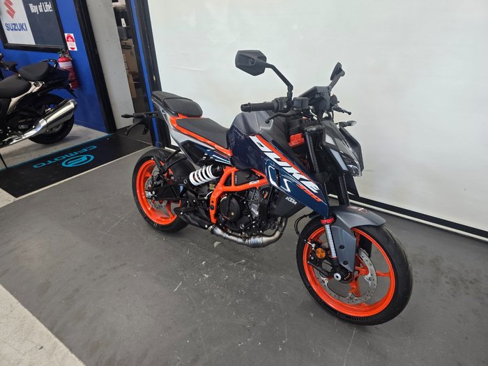 2025 Ktm 390 DUKE Orange