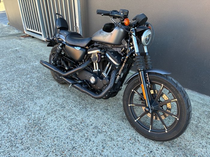 2015 HARLEY-DAVIDSON XL883 IRON 883 BLACK