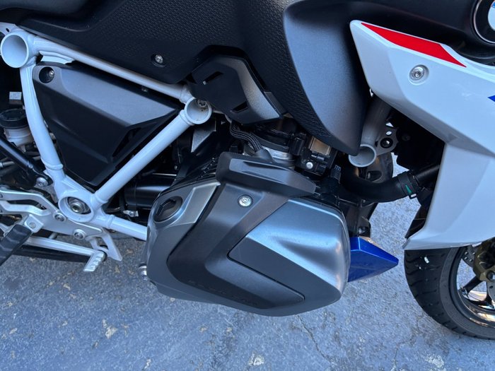2024 BMW Motorrad R 1250 RS RED/WHITE