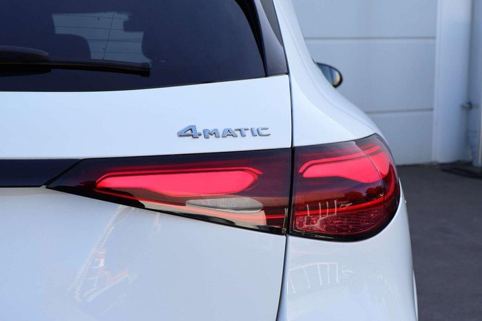 2025 Mercedes-Benz GLC-Class GLC300