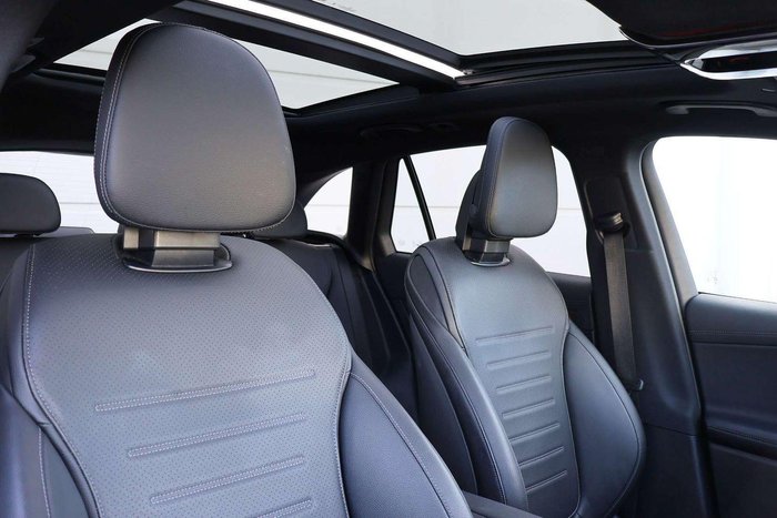 2025 Mercedes-Benz GLC-Class GLC300