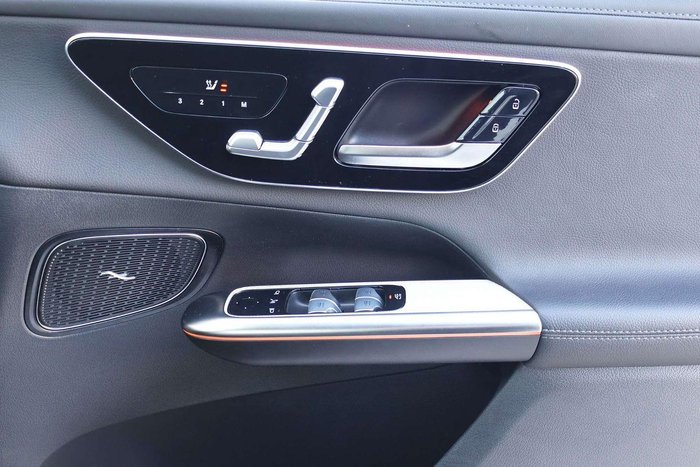 2025 Mercedes-Benz GLC-Class GLC300