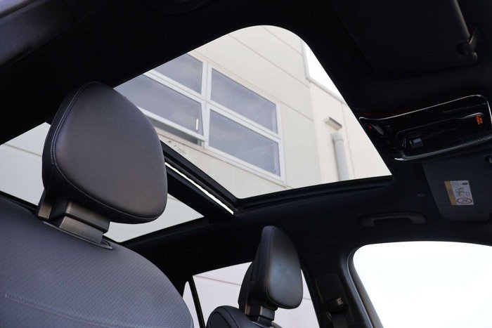 2025 Mercedes-Benz GLC-Class GLC300