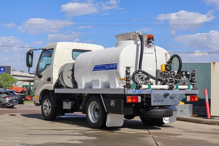 2025 Hino 300 Series