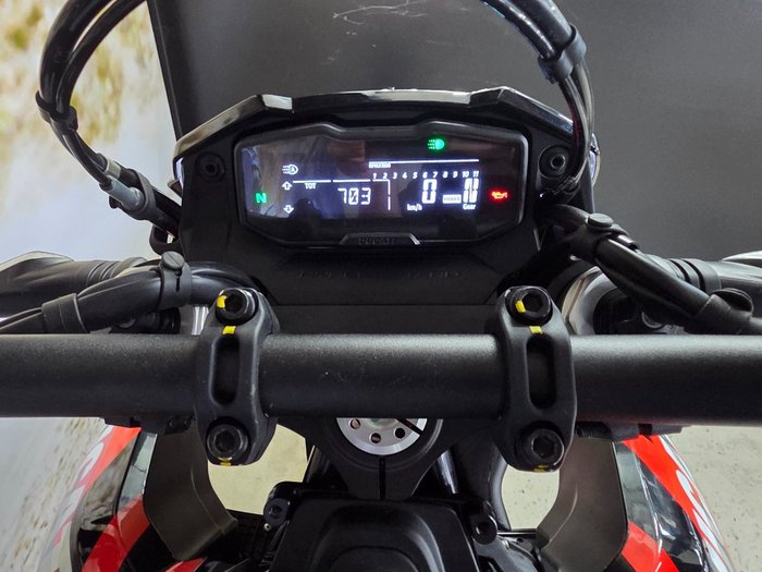 2025 DUCATI HYPERMOTARD MONO RVE RED