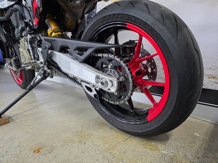 2025 DUCATI HYPERMOTARD MONO RVE RED