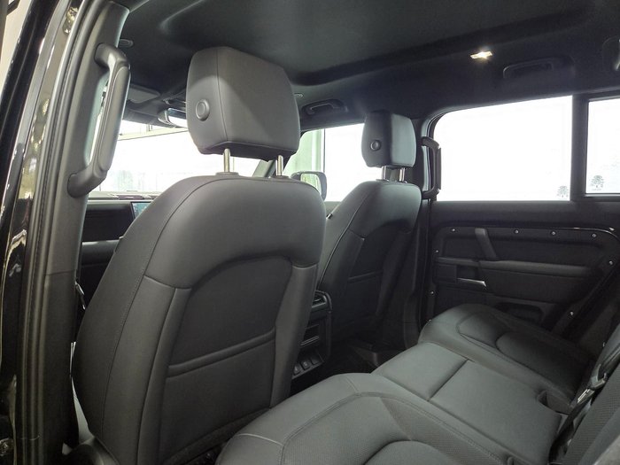 2025 Land Rover Defender 110 D250 S