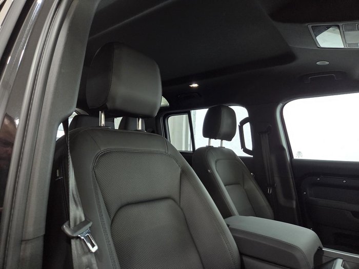 2025 Land Rover Defender 110 D250 S