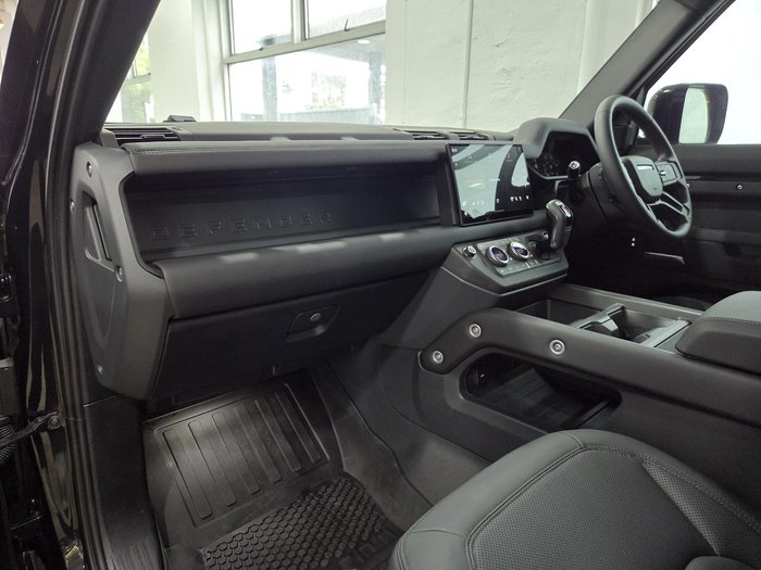 2025 Land Rover Defender 110 D250 S