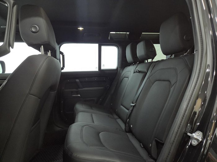 2025 Land Rover Defender 110 D250 S