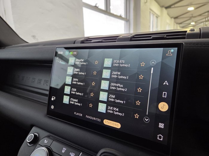2025 Land Rover Defender 110 D250 S