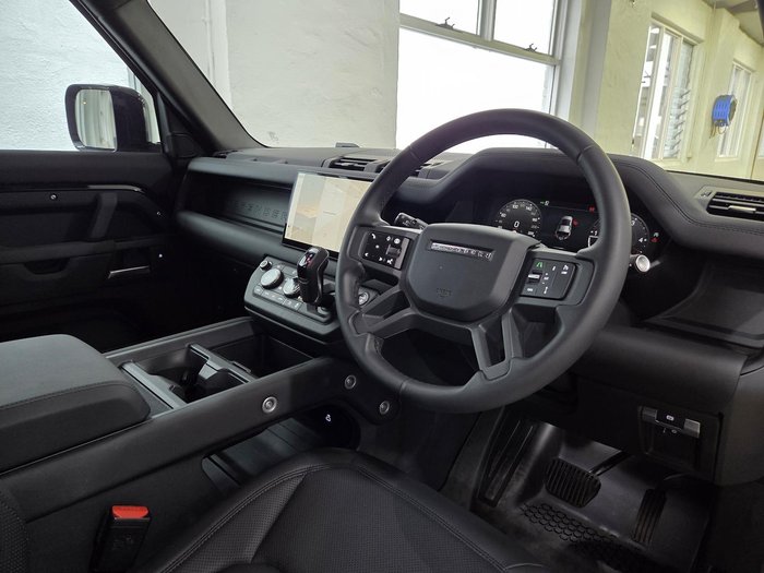 2025 Land Rover Defender 110 D250 S