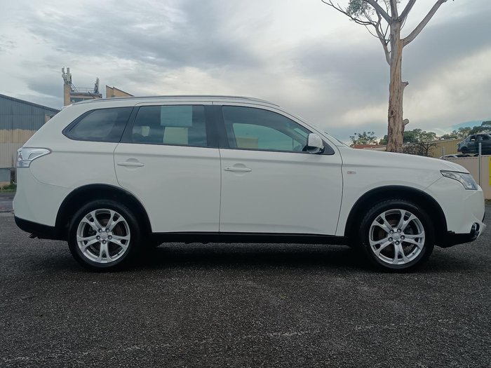 2014 Mitsubishi Outlander ES