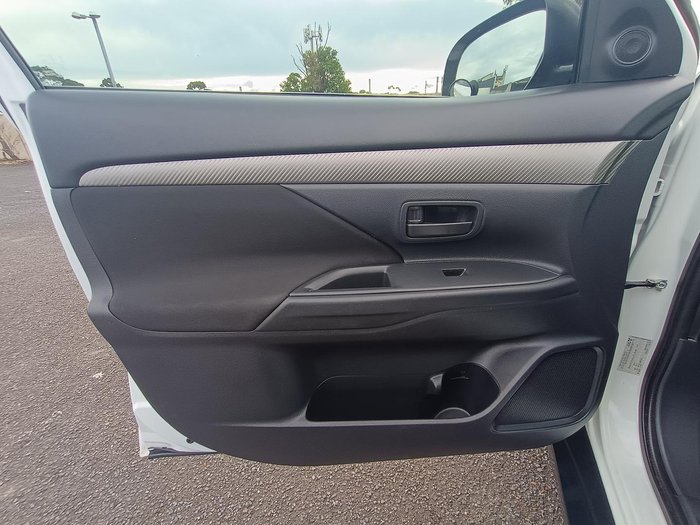 2014 Mitsubishi Outlander ES