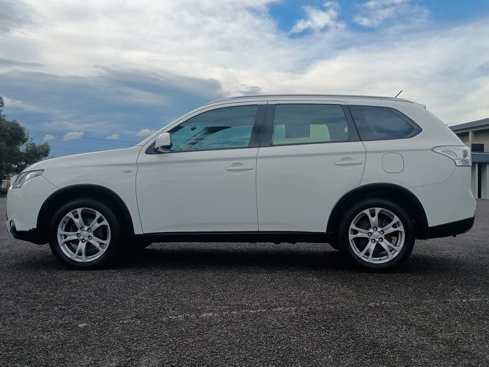 2014 Mitsubishi Outlander ES