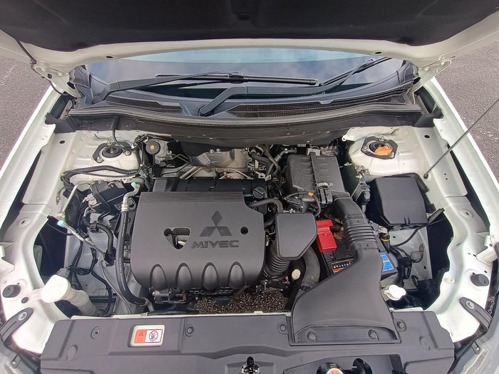 2014 Mitsubishi Outlander ES
