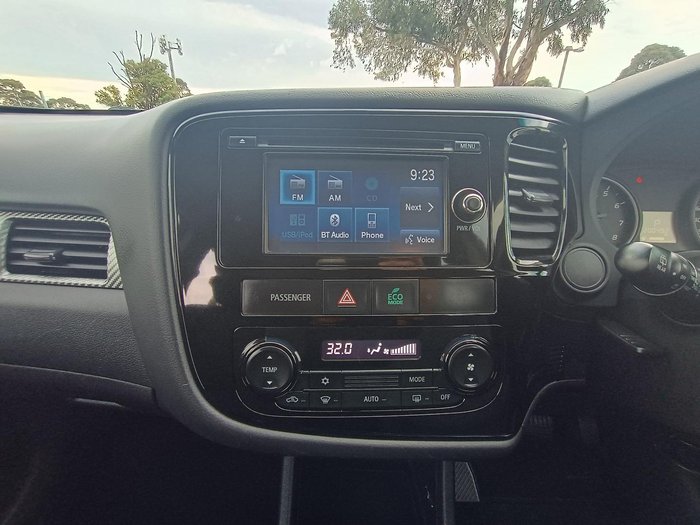 2014 Mitsubishi Outlander ES