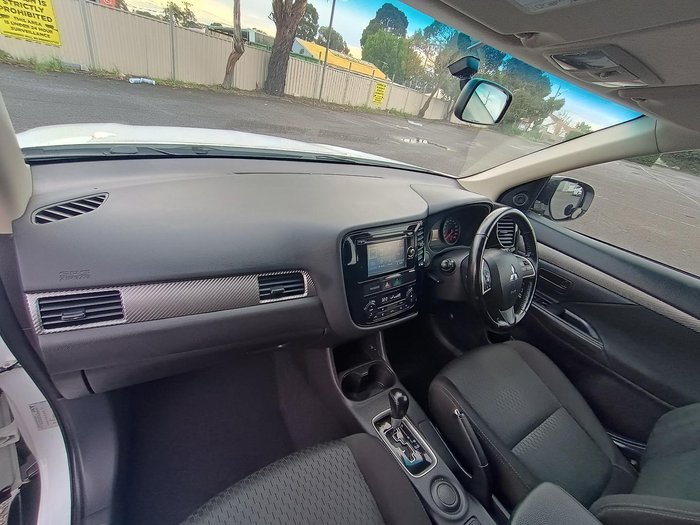 2014 Mitsubishi Outlander ES