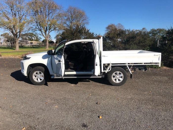 2022 Mitsubishi Triton GLX+