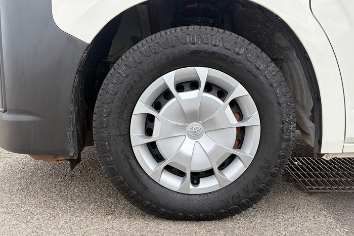 2021 Toyota Hiace Commuter