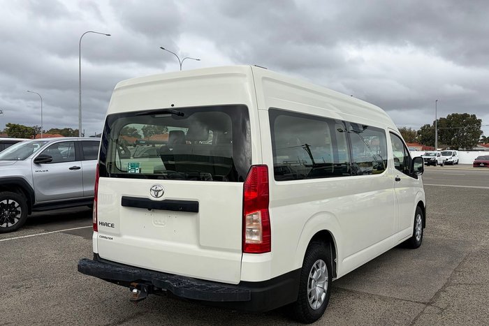 2021 Toyota Hiace Commuter