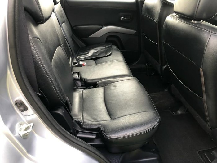 2012 Mitsubishi Outlander LS