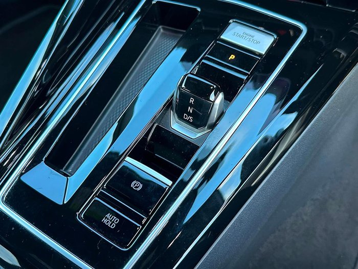 2025 Volkswagen Golf R Black Edition