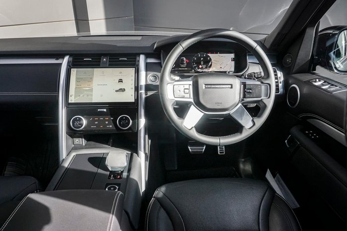 2024 Land Rover Discovery P360 Dynamic SE