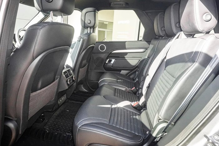 2024 Land Rover Discovery P360 Dynamic SE