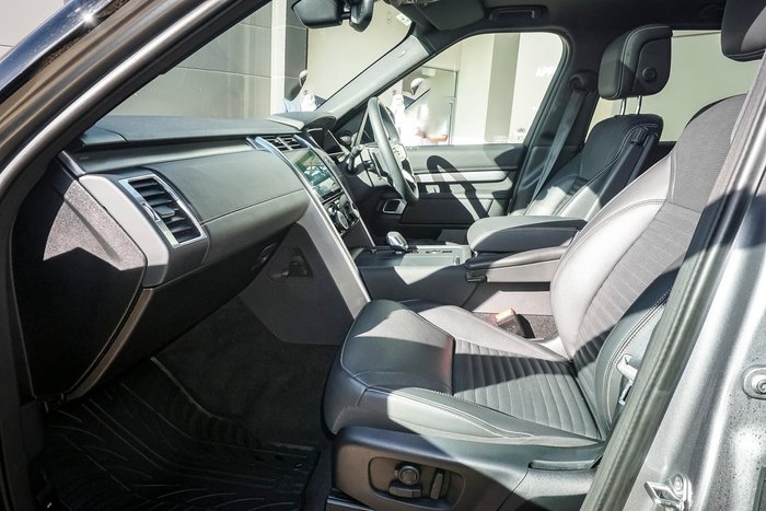 2024 Land Rover Discovery P360 Dynamic SE