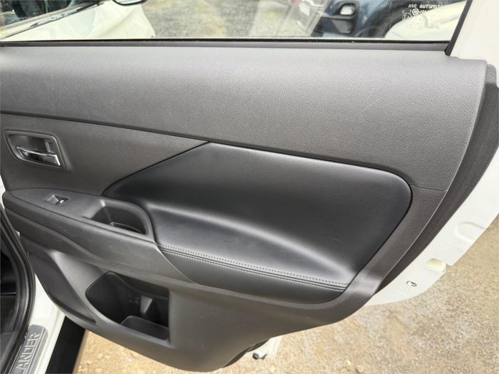 2018 MITSUBISHI OUTLANDER LS 7 SEAT (AWD)