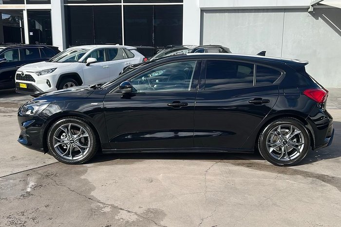 2018 Ford Focus ST-Line