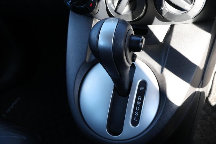 2014 Mazda 2 Neo Sport