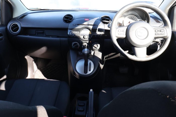 2014 Mazda 2 Neo Sport