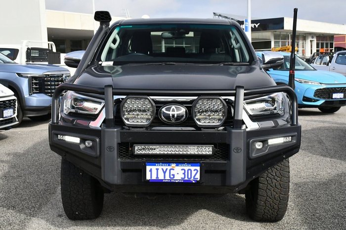 2022 Toyota Hilux SR5
