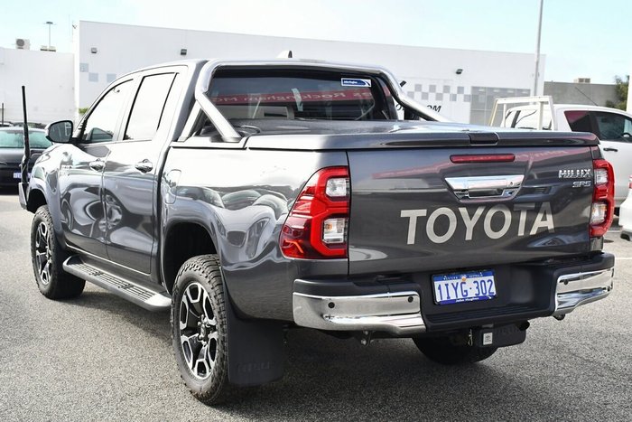 2022 Toyota Hilux SR5
