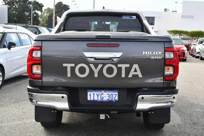 2022 Toyota Hilux SR5