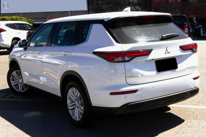 2025 Mitsubishi Outlander ES