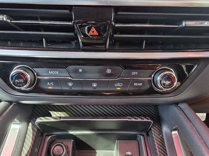 2022 LDV D90 Executive