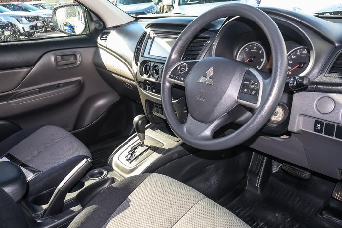 2017 Mitsubishi Triton GLX