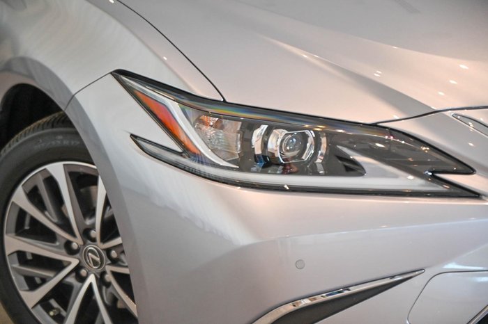 2023 Lexus ES 300h Luxury