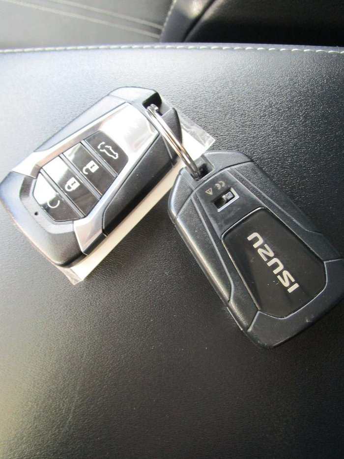 2023 Isuzu MU-X LS-T