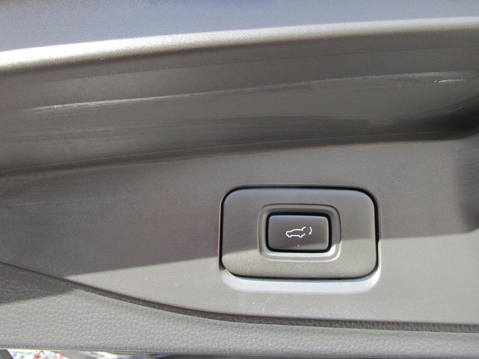 2023 Isuzu MU-X LS-T