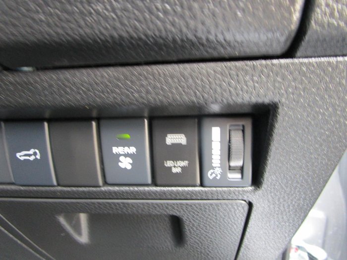 2023 Isuzu MU-X LS-T