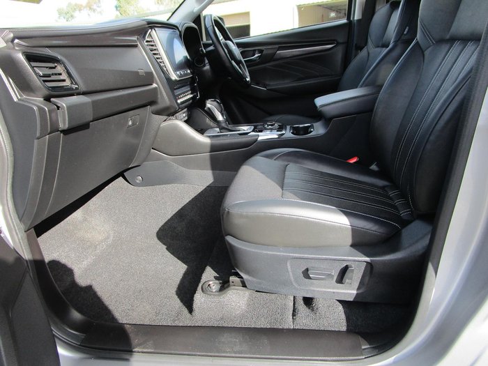 2023 Isuzu MU-X LS-T