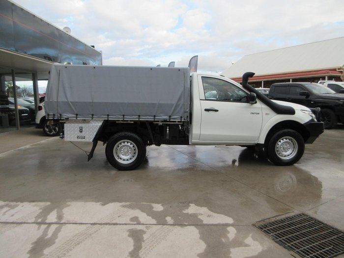 2015 Mitsubishi Triton GLX